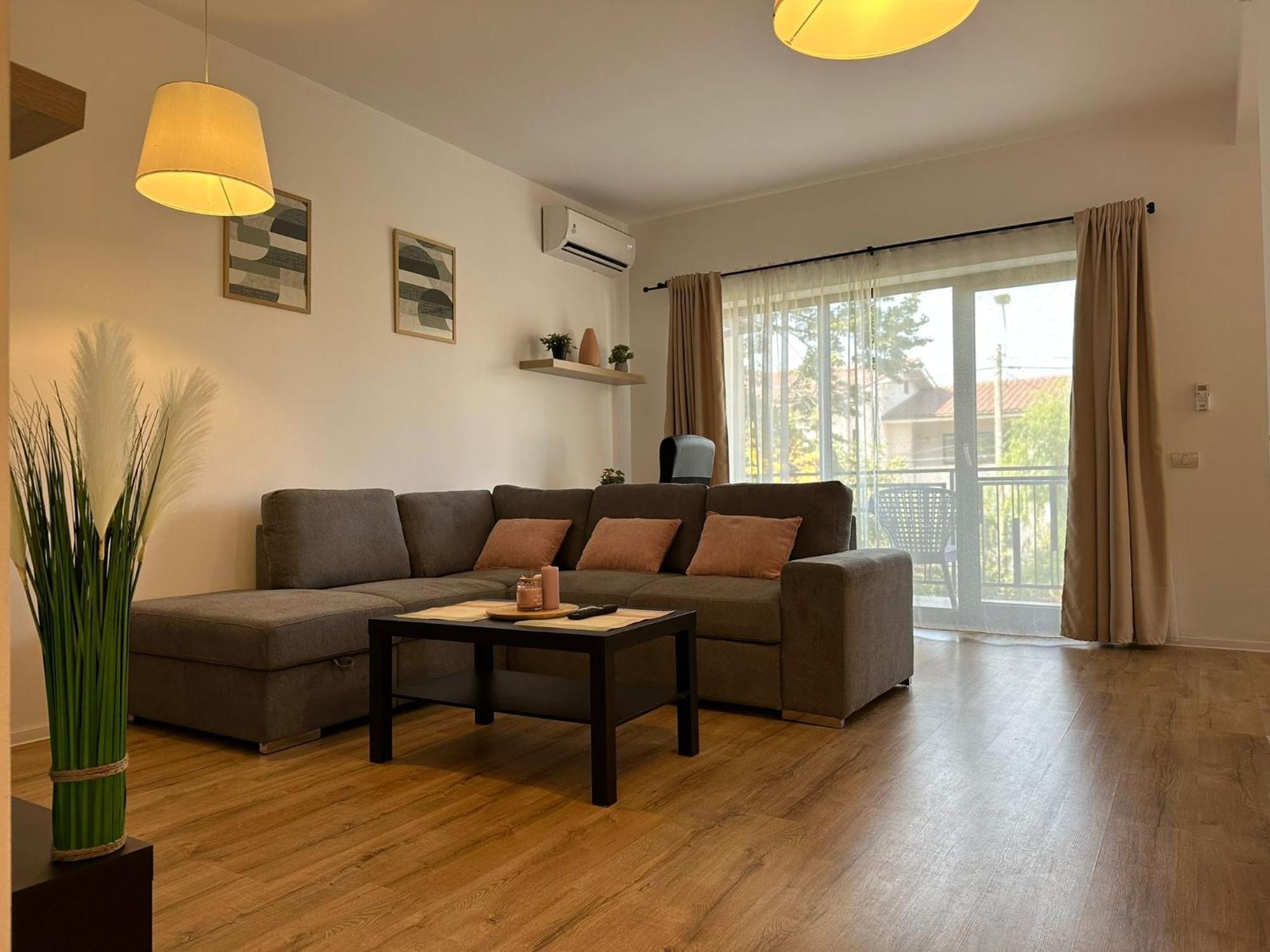 Glam Apartments Lipatti Near Iulius Mall And City Center ティミショアラ エクステリア 写真